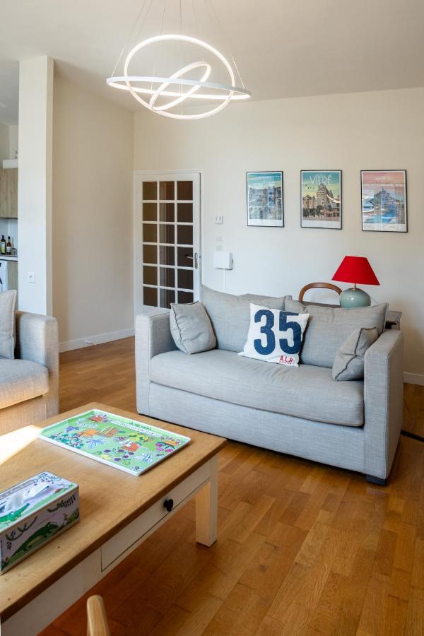 Bel Appartement, Bien Equipe Et Confortable Dans Le Centre Historique ฟูแฌร์ ภายนอก รูปภาพ