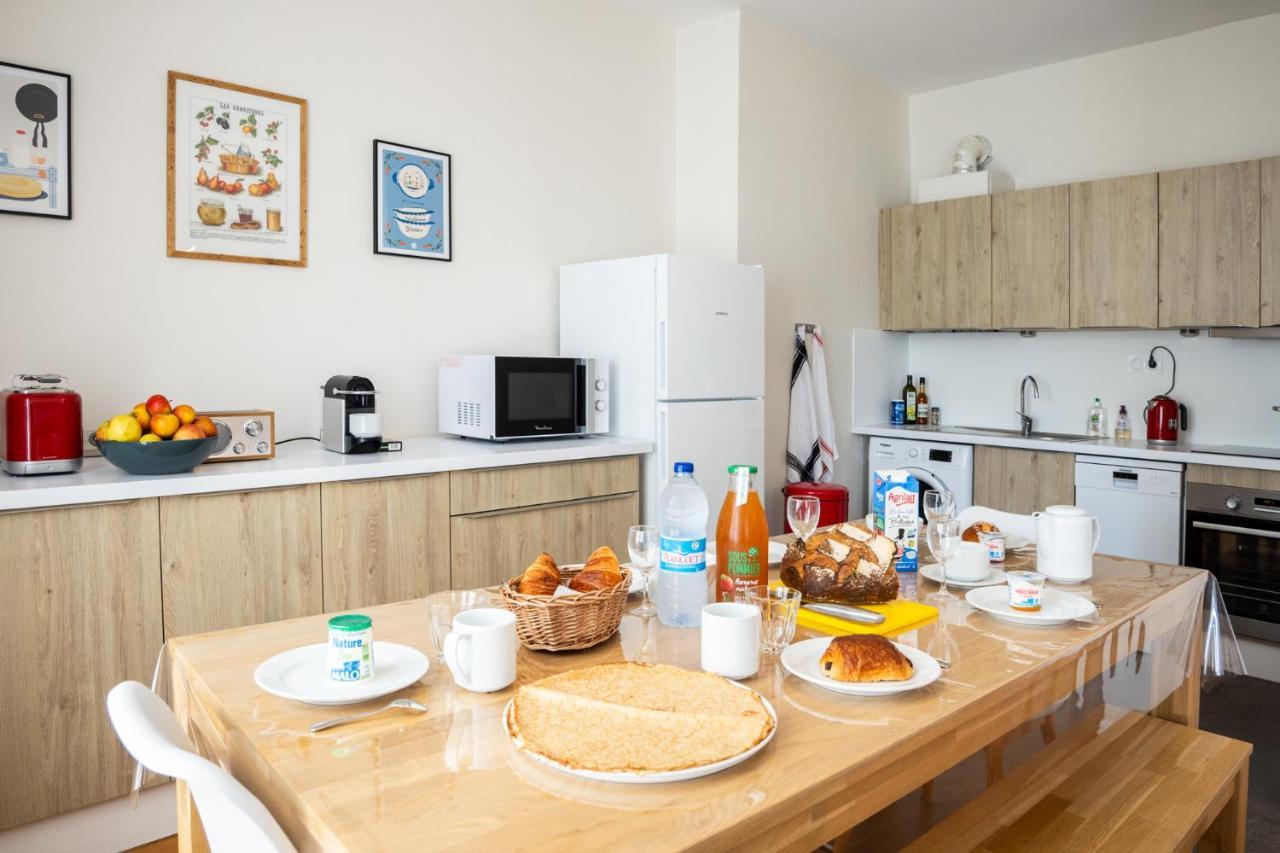 Bel Appartement, Bien Equipe Et Confortable Dans Le Centre Historique ฟูแฌร์ ภายนอก รูปภาพ