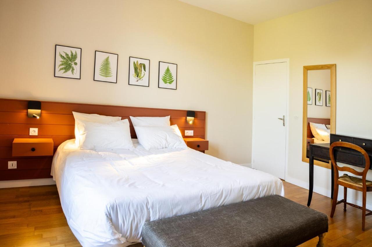 Bel Appartement, Bien Equipe Et Confortable Dans Le Centre Historique ฟูแฌร์ ภายนอก รูปภาพ