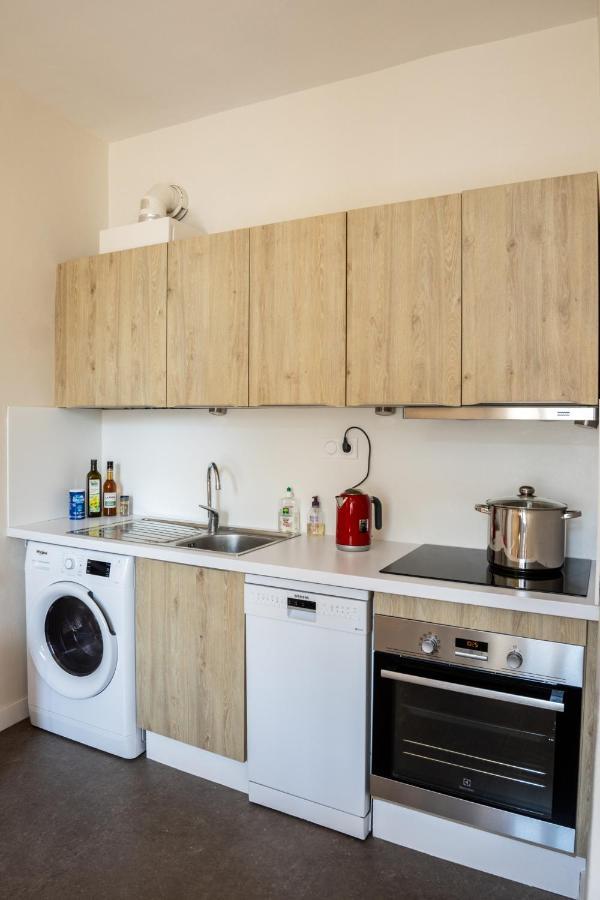 Bel Appartement, Bien Equipe Et Confortable Dans Le Centre Historique ฟูแฌร์ ภายนอก รูปภาพ